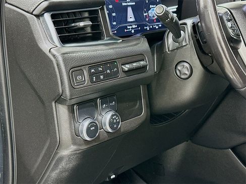 Used 2022 GMC Yukon XL Denali image 10