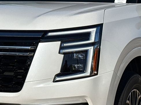 New 2026 Nissan Armada Platinum image 5