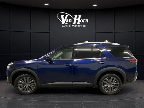 Used 2023 Nissan Pathfinder SL w/ SL Premium Package image 13