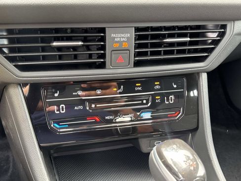 Certified 2025 Volkswagen Jetta Sport FWD image 23