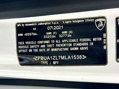 Used 2021 Lamborghini Urus AWD/4WD image 33