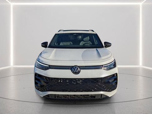 New 2026 Volkswagen Tiguan SE R-Line image 8