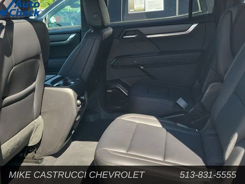 Used 2026 GMC Acadia Elevation w/ Elevation Premium Package FWD image 26