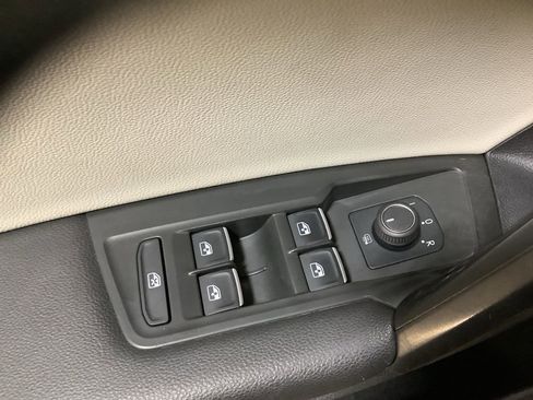 Used 2021 Volkswagen Tiguan SEL image 21