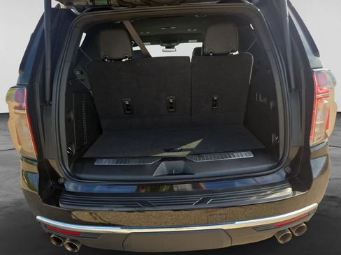 Used 2024 Chevrolet Tahoe Premier AWD/4WD image 37