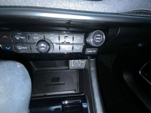 Used 2024 Jeep Compass Latitude w/ Sun and Sound Group image 24