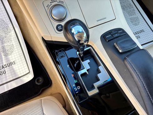 Used 2015 Lexus ES 300h w/ Navigation System Package FWD image 23