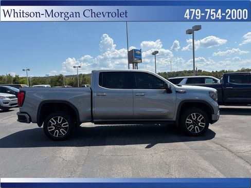 Used 2024 GMC Sierra 1500 AT4 w/ Technology Package AWD/4WD image 4