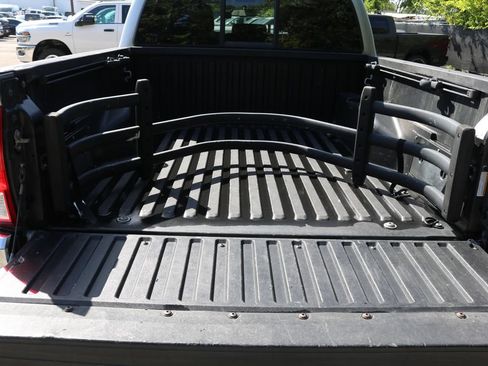 Used 2016 Toyota Tacoma SR5 w/ SR5 Appearance Package (SN) RWD image 9