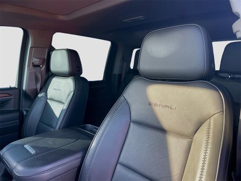 Used 2024 GMC Sierra 3500 Denali w/ Denali Reserve Package image 13