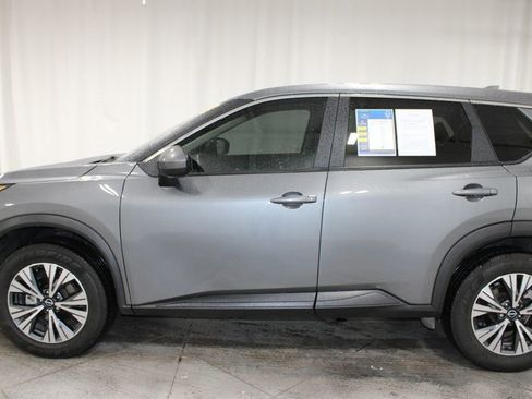 Used 2023 Nissan Rogue SV image 6