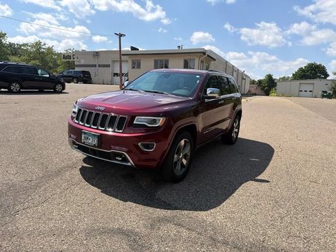 Used 2016 Jeep Grand Cherokee Overland w/ Advanced Technology Group AWD/4WD image 5