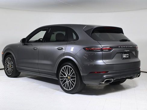 Certified 2023 Porsche Cayenne image 3
