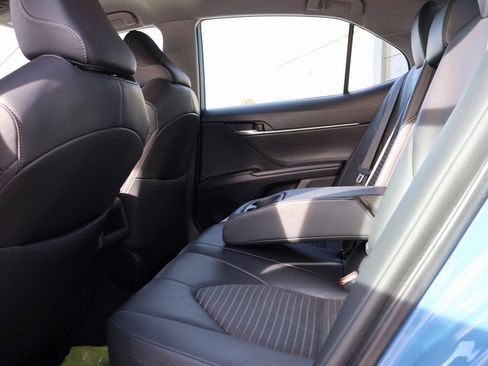 Used 2024 Toyota Camry SE image 17