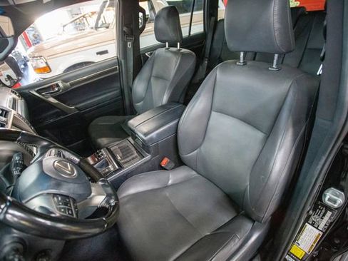 Used 2021 Lexus GX 460 Premium image 3