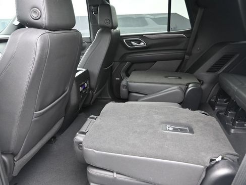 Used 2023 Chevrolet Tahoe LT w/ LT Signature Plus Package RWD image 15