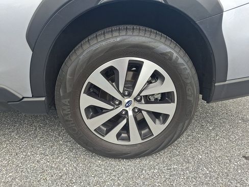 Certified 2024 Subaru Outback Premium AWD/4WD image 8