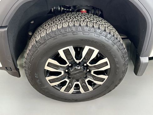 Used 2025 GMC Sierra 2500 Denali Ultimate w/ LPO, GMC Protection Package AWD/4WD image 36