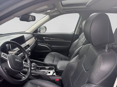 Used 2022 Kia Telluride EX w/ EX Premium Package FWD image 9