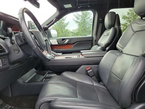 Used 2024 Lincoln Navigator Reserve AWD/4WD image 8