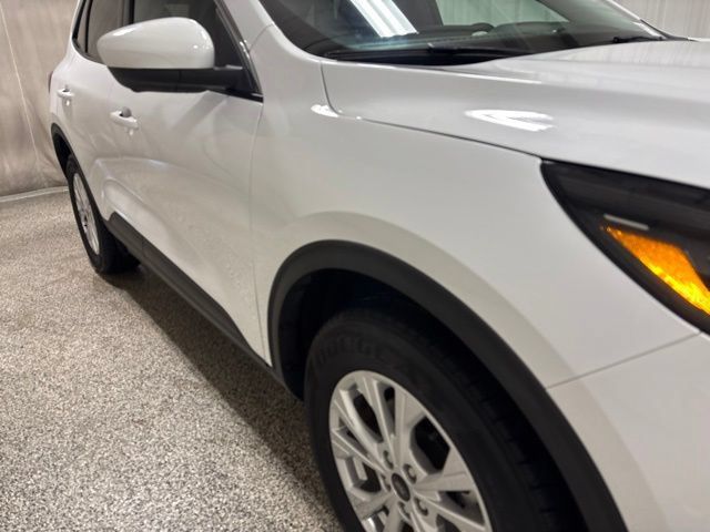 Used 2023 Ford Escape Active w/ Tech Pack #2 AWD/4WD image 8
