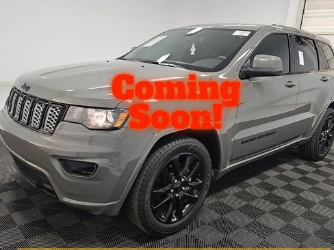 Used 2019 Jeep Grand Cherokee Altitude image 1