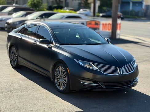 Used 2014 Lincoln MKZ Hybrid FWD image 2