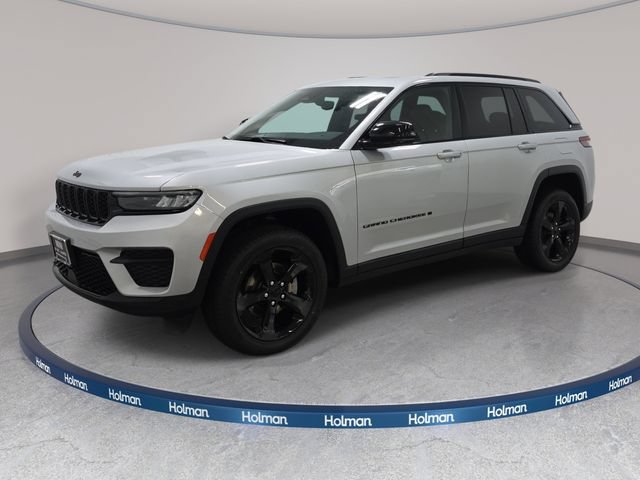 Used 2024 Jeep Grand Cherokee Altitude AWD/4WD image 1
