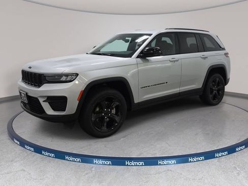Used 2024 Jeep Grand Cherokee Altitude AWD/4WD image 1