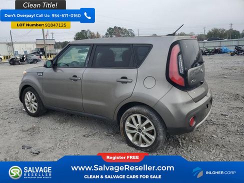 Used 2018 Kia Soul + image 3