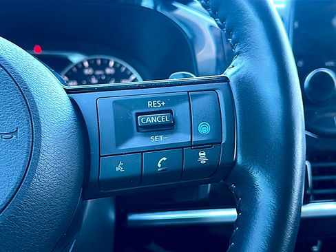Used 2024 Nissan Pathfinder SL w/ SL Premium Package FWD image 30