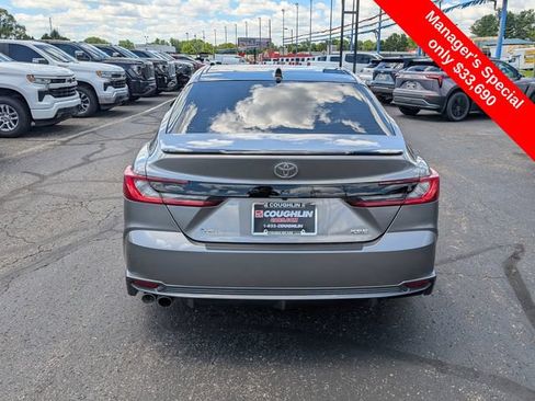 Used 2025 Toyota Camry XSE FWD image 7