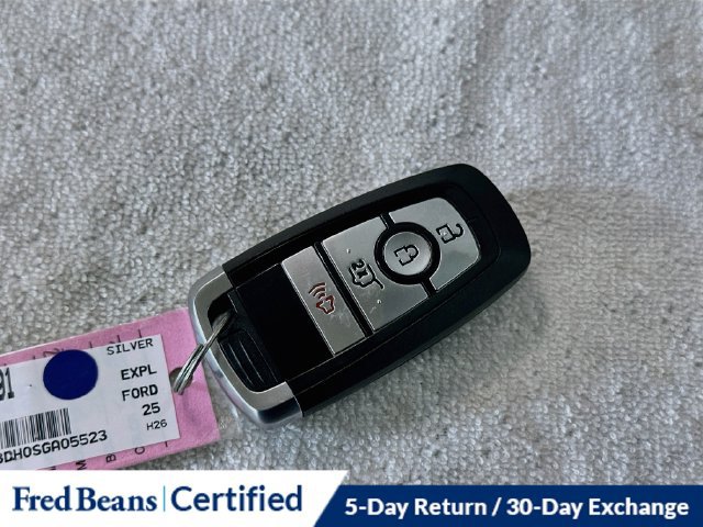 Used 2025 Ford Explorer Active AWD/4WD image 31