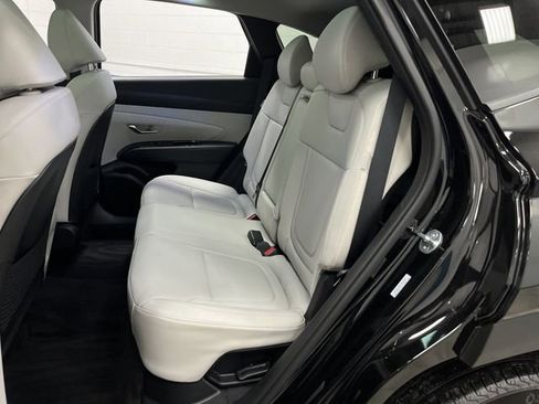 Used 2025 Hyundai Tucson Limited image 32