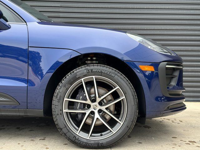 Certified 2026 Porsche Macan AWD/4WD image 11