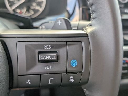 Used 2024 Nissan Pathfinder SV w/ SV Premium Package AWD/4WD image 24