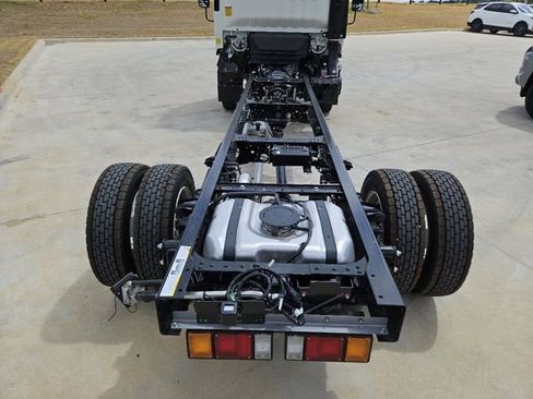 New 2025 Chevrolet Low Cab Forward 5500HG RWD image 24