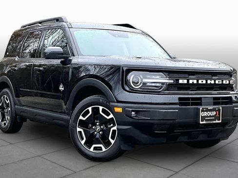 Certified 2023 Ford Bronco Sport Outer Banks w/ Tech Package AWD/4WD image 3