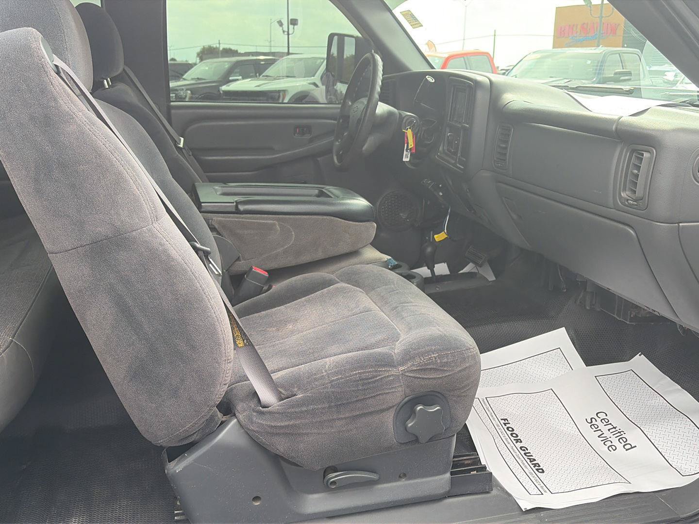 Used 2004 Chevrolet Silverado 2500 W/T w/ Heavy-Duty Power Package AWD/4WD image 18
