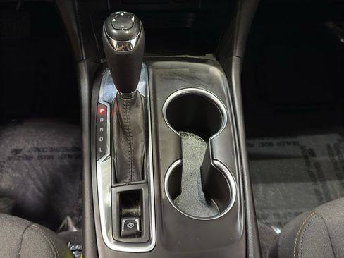 Used 2021 Chevrolet Equinox LT FWD image 32