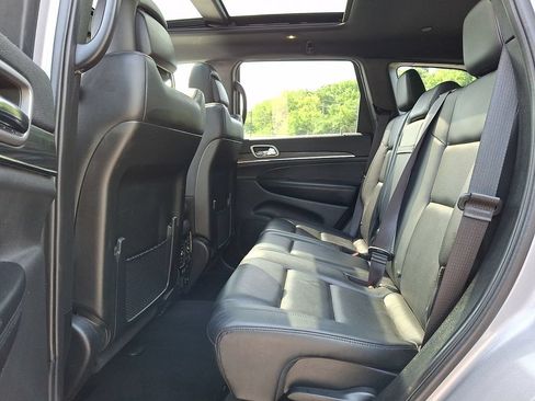 Certified 2019 Jeep Grand Cherokee Limited w/ Luxury Group II AWD/4WD image 10