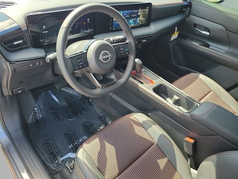 Certified 2025 Nissan Kicks SR FWD image 20