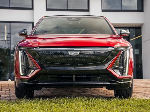 Used 2024 Cadillac Lyriq Sport RWD image 8