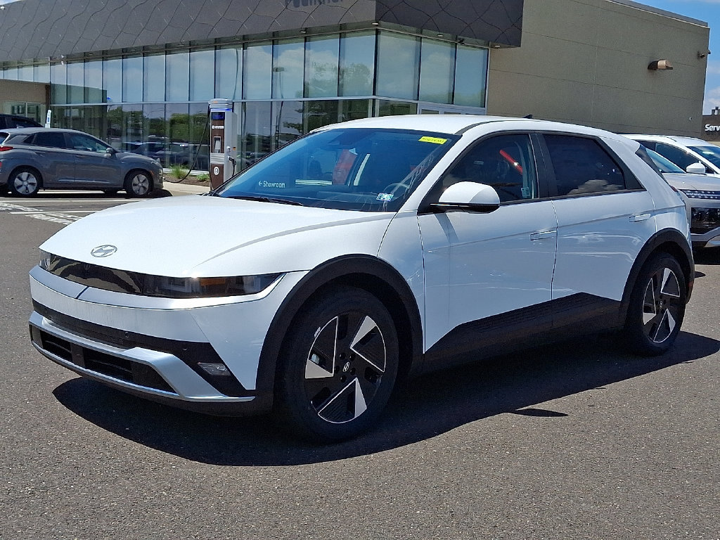 New 2025 Hyundai Ioniq 5 SE AWD/4WD image 3
