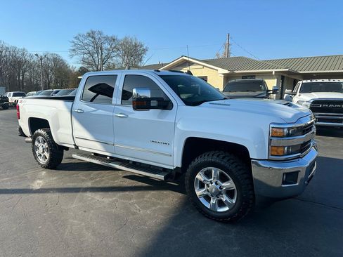 Used 2018 Chevrolet Silverado 2500 LTZ w/ Duramax Plus Package image 3