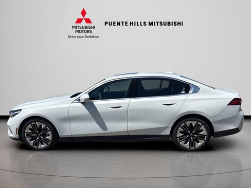 Used 2025 BMW 530i RWD image 8