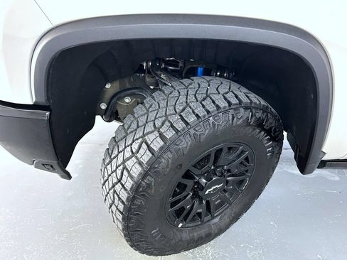 Certified 2026 Chevrolet Silverado 2500 ZR2 AWD/4WD image 25