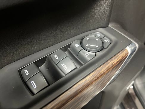 Used 2020 Chevrolet Silverado 1500 High Country w/ Technology Package image 13