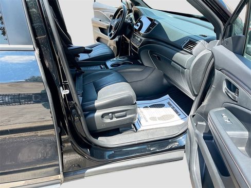 Used 2023 Honda Passport TrailSport image 29