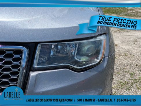 Used 2018 Jeep Grand Cherokee Laredo AWD/4WD image 10
